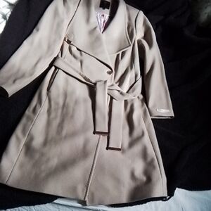 Chic Beige Women's Trench Coat